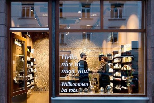 Außenansicht des Naturkosmetikgeschäfts Tobs in München