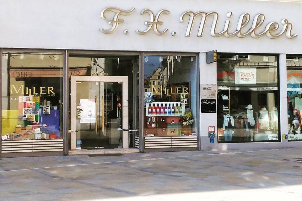 Außenansicht der Parfümerie F. X. Miller in Regensburg