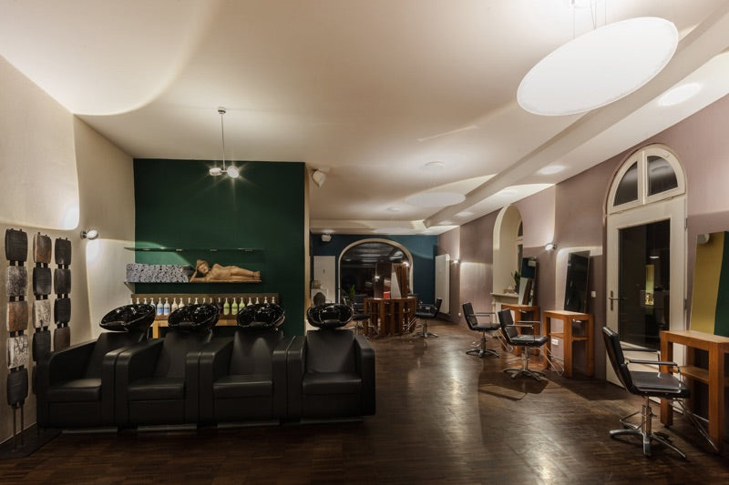 Innenansicht des Naturkosmetikgeschäfts Shape in Landshut