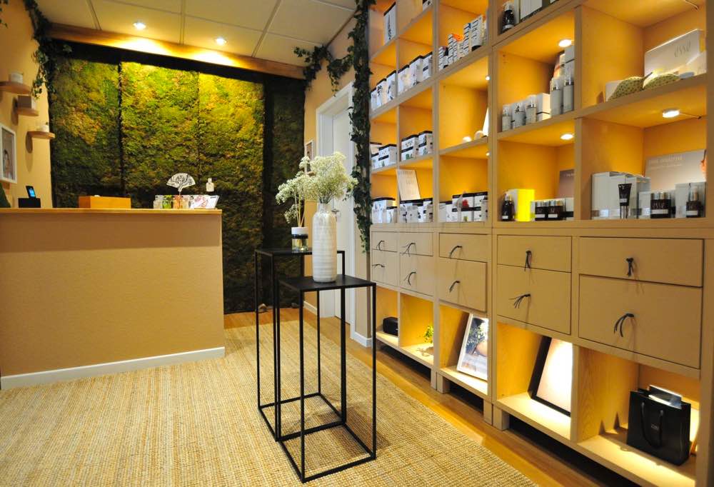 Innenansicht des Naturkosmetikgeschäfts Schönheitlich in Geisenheimin