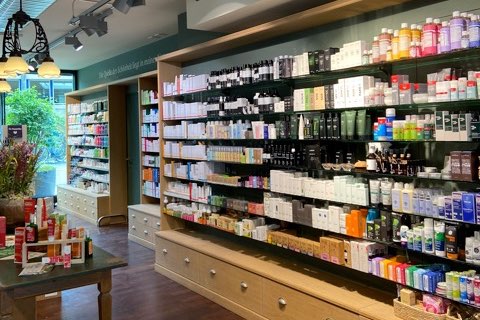 Innenansicht-Naturdrogerie-Luna-in-Luzern-in der Schweiz