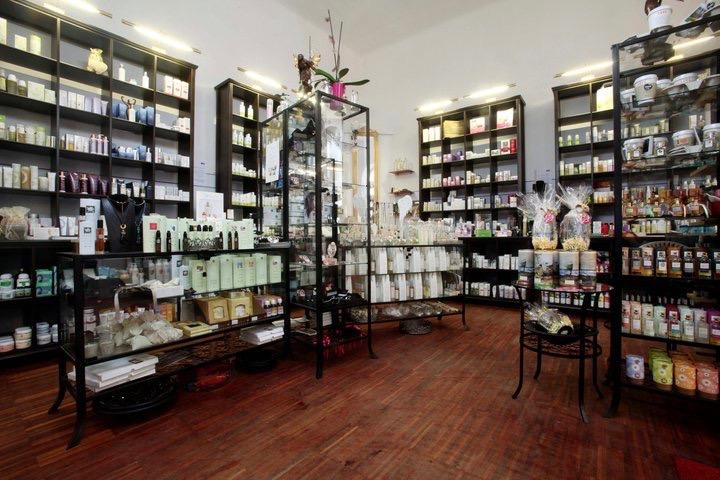 Innenansicht des Naturkosmetikgeschäfts Haut und Seele in Linz