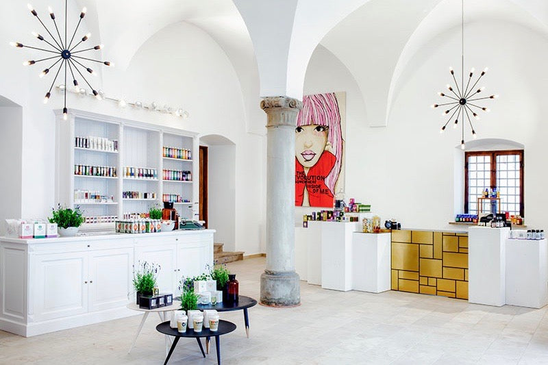 Innenansicht des Naturkosmetikgeschäfts Green Glam in Augsburg